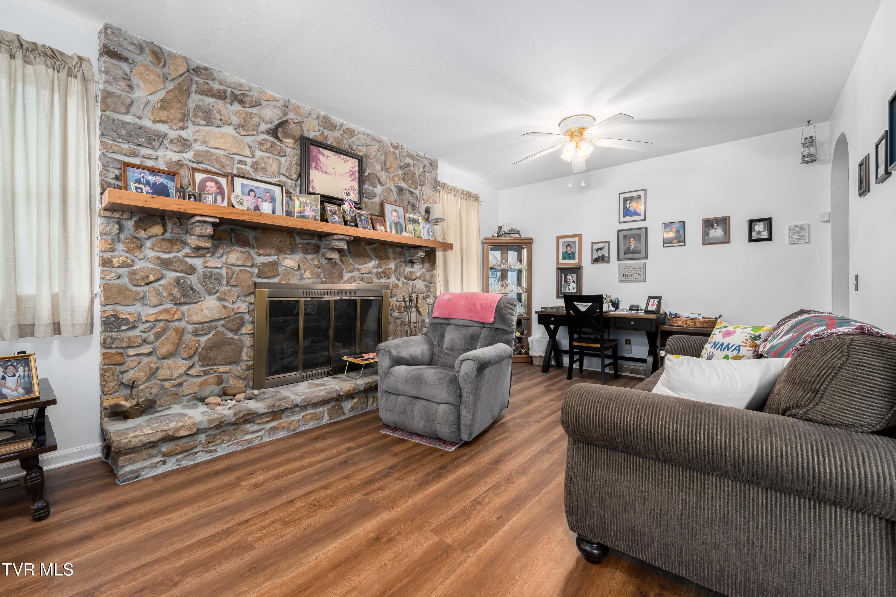 1546 Stage Road, Mountain City, Tennessee image 7