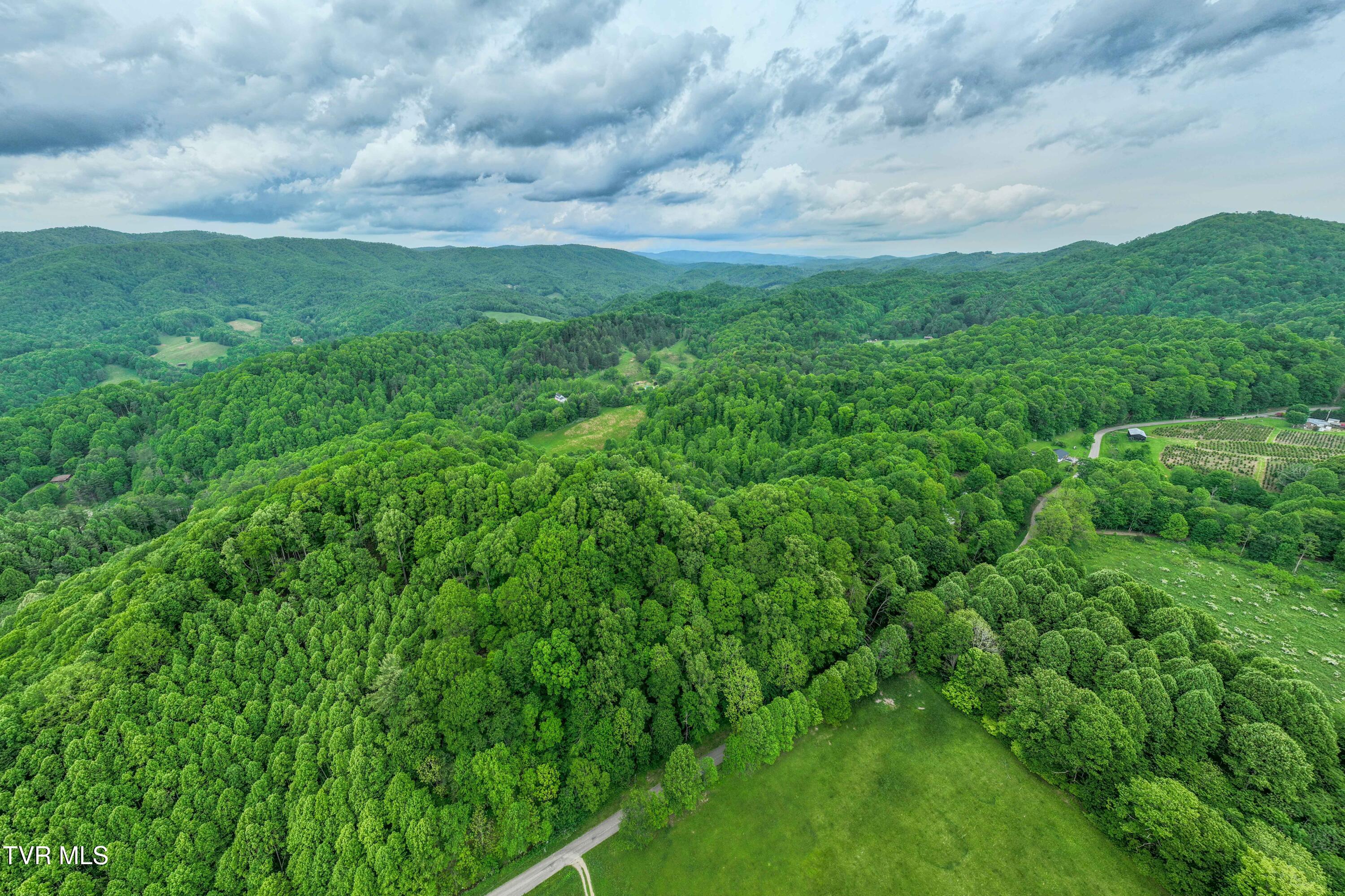 1546 Stage Road, Mountain City, Tennessee image 39