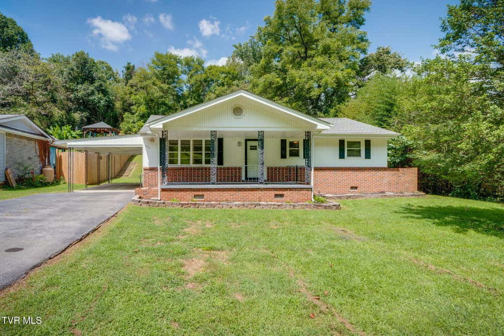 Photo of 337 Woodcrest Drive, Kingsport, TN 37663 (MLS # 9999847)