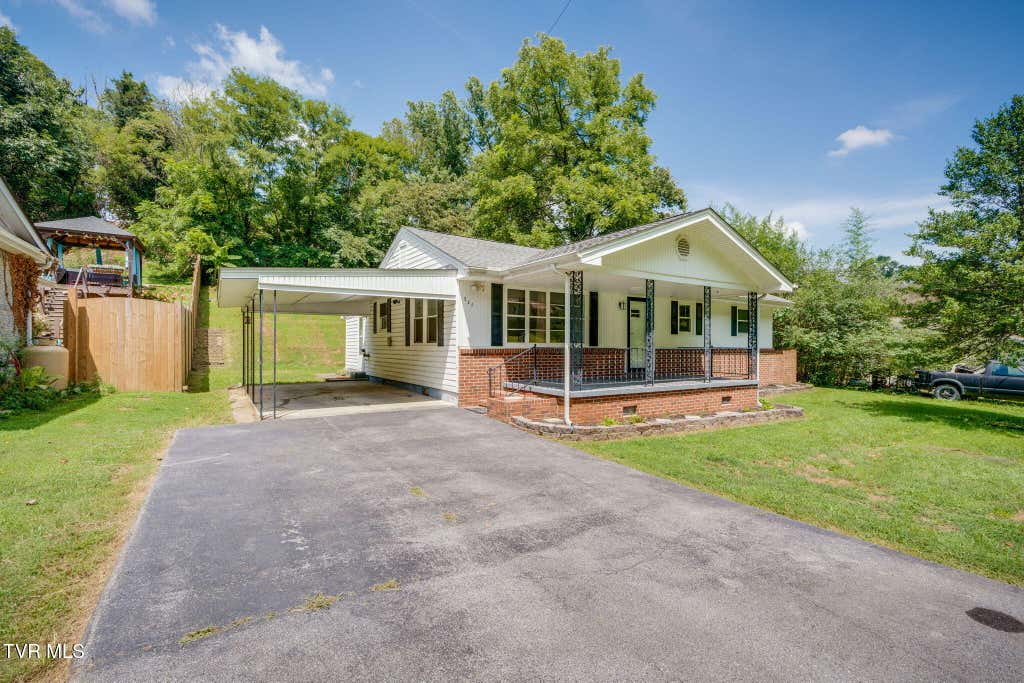 Photo of 337 Woodcrest Drive, Kingsport, TN 37663 (MLS # 9999847)