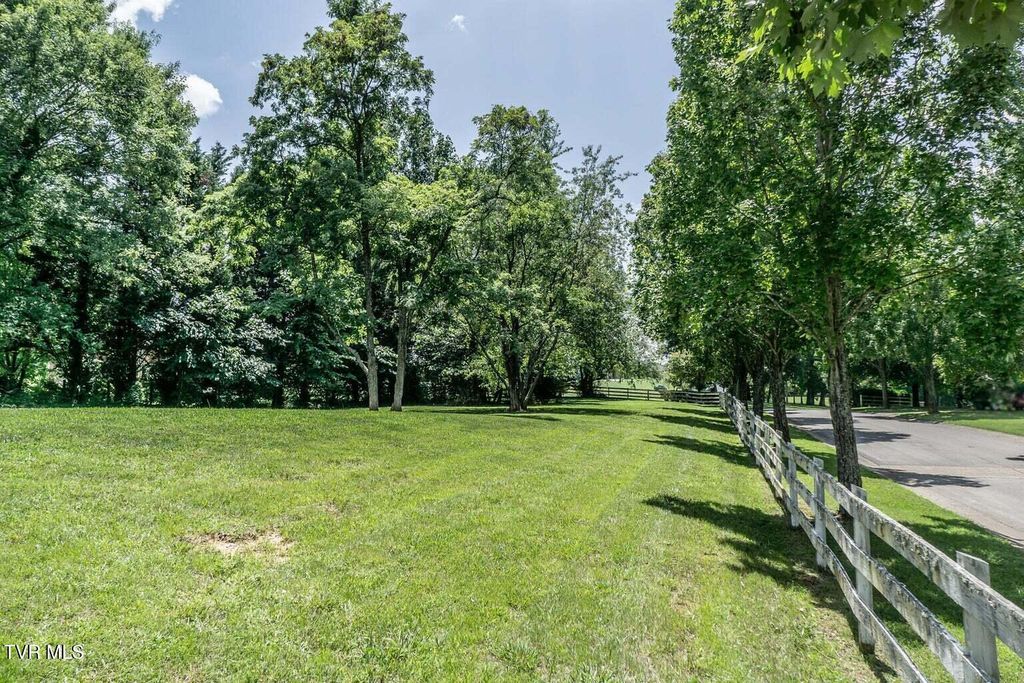 Photo of 104 Lexington Court, Greeneville, TN 37745 (MLS # 9977547)