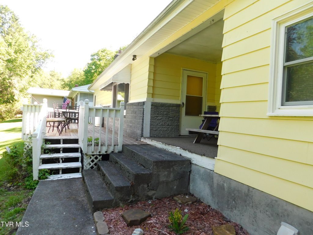 Photo of 304 Highland Street, Wise, VA 24293 (MLS # 9995260)