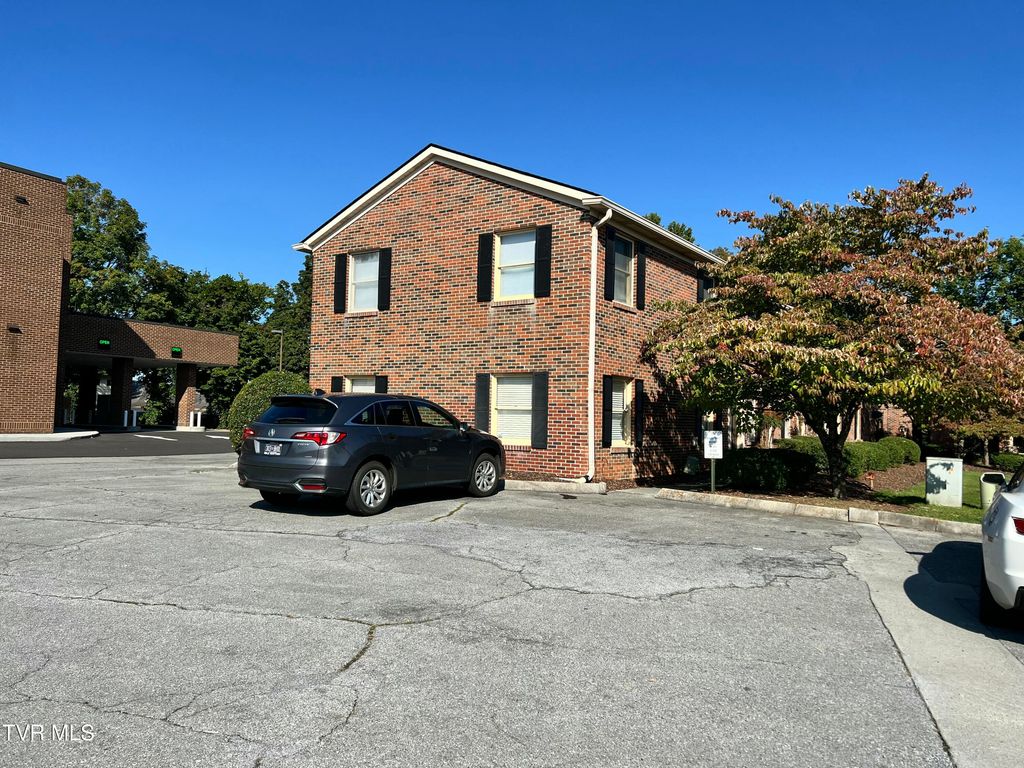 Photo of 302 Sunset Drive #1, Johnson City, TN 37604 (MLS # 9985594)