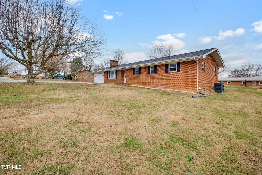 Photo of 126 Skyview Drive, Greeneville, TN 37745 (MLS # 9988781)