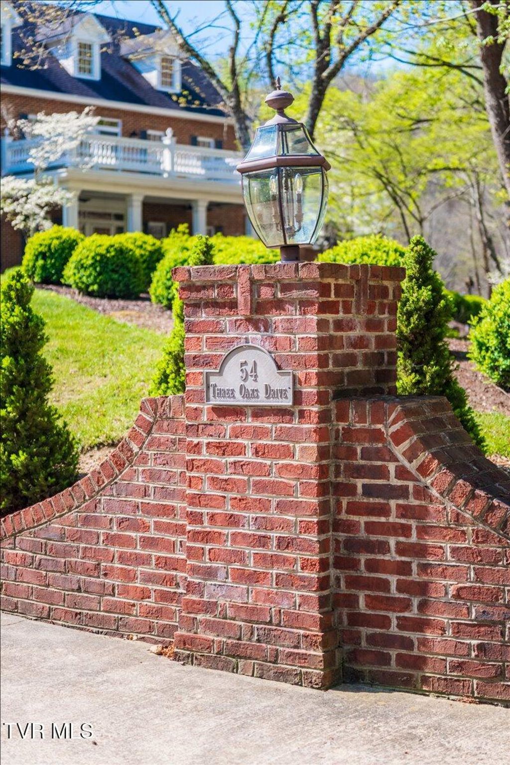 Photo of 54 Three Oaks Drive, Bristol, TN 37620 (MLS # 9994738)
