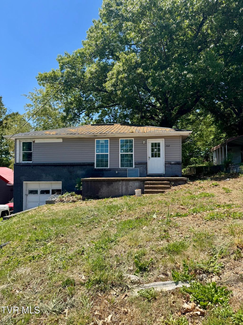 Photo of 1422 Suncrest Drive, Kingsport, TN 37665 (MLS # 9995275)