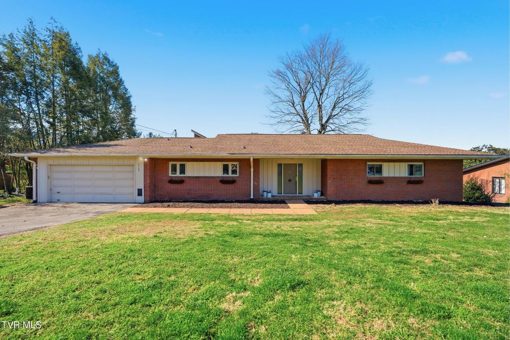 Photo of 2125 Heatherly Road, Kingsport, TN 37660 (MLS # 9992304)