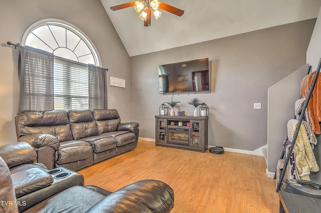 Photo of 322 Preservation Circle, Johnson City, TN 37601 (MLS # 9986021)