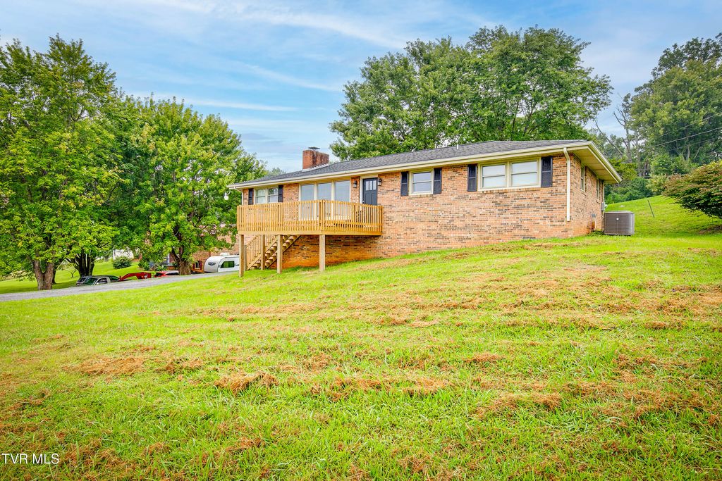 Photo of 2106 Ramsey Avenue, Kingsport, TN 37665 (MLS # 9984432)