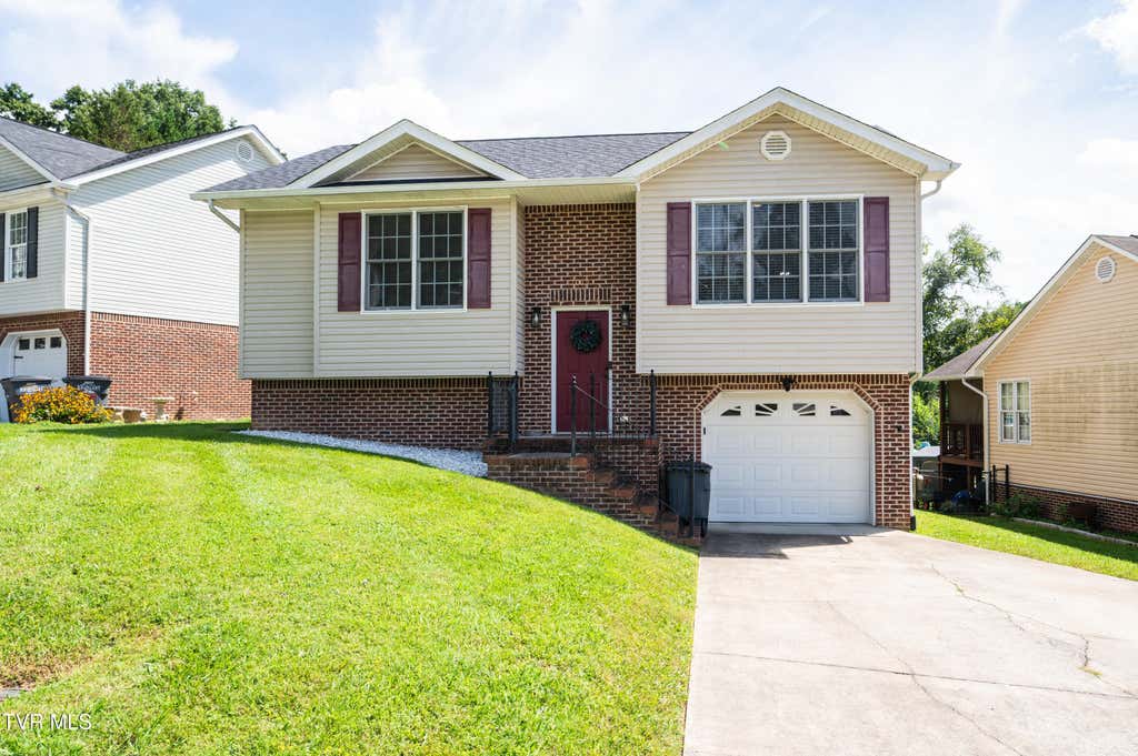 Photo of 1015 Carrington Court, Kingsport, TN 37660 (MLS # 9999891)