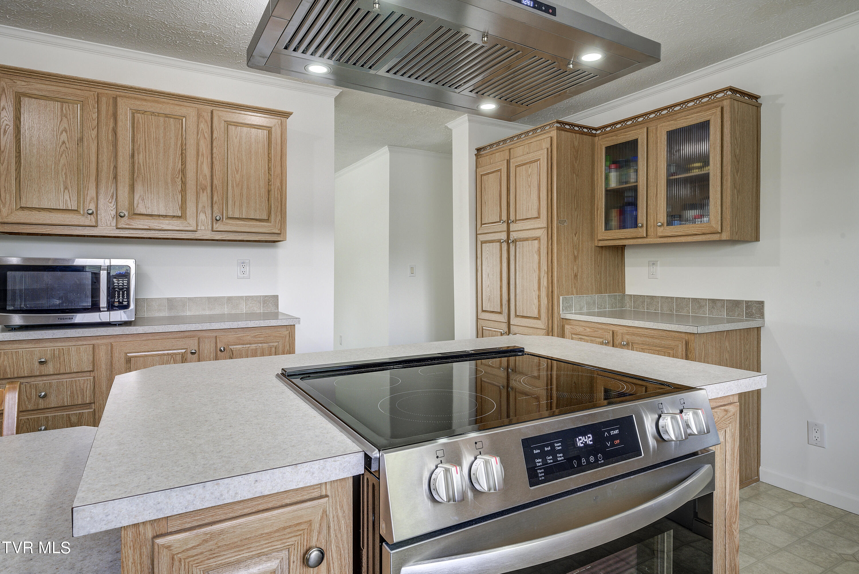 Abingdon, Virginia 24210, United States, 4 Bedrooms Bedrooms, ,3 BathroomsBathrooms,Residential,Pending,51077