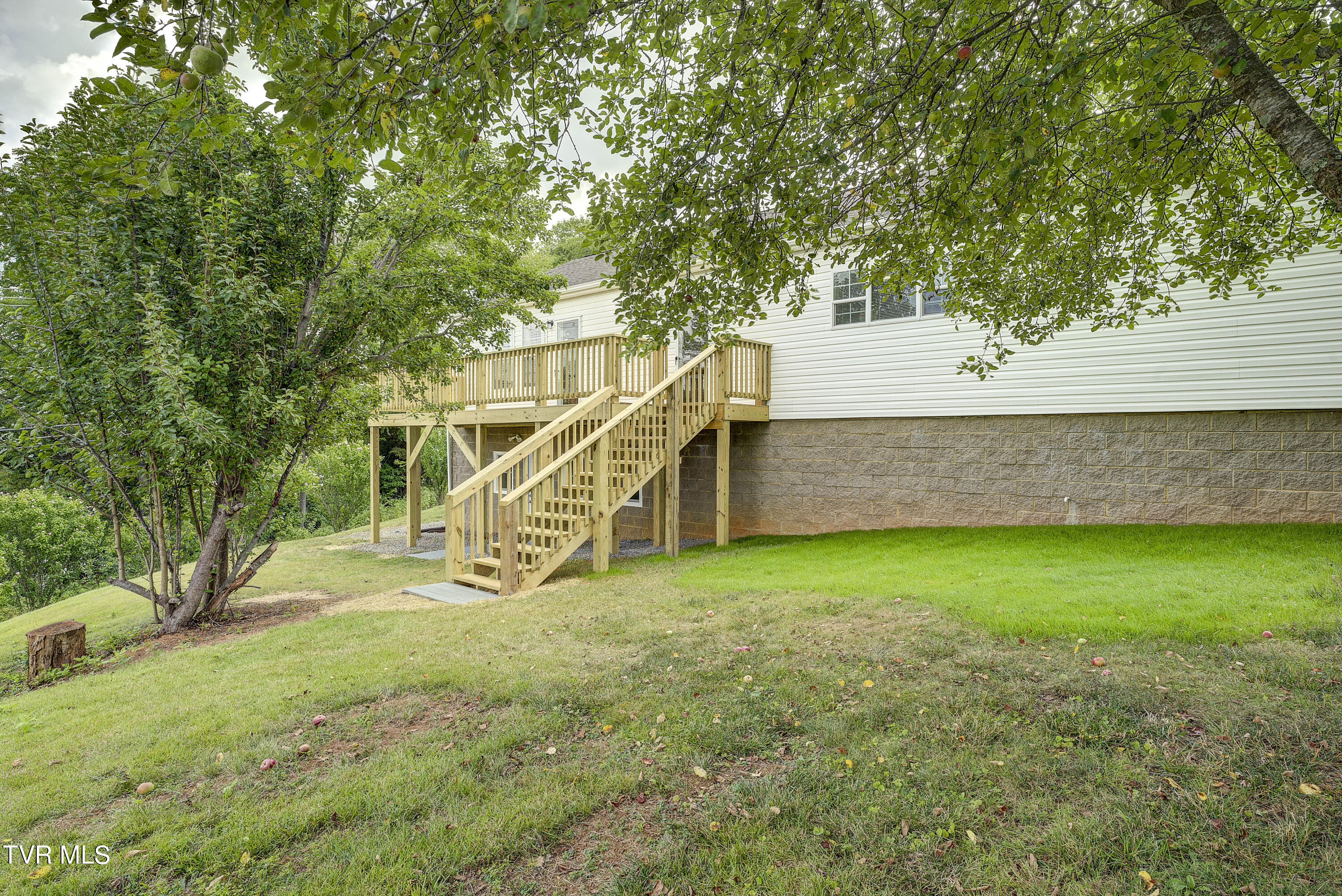 Abingdon, Virginia 24210, United States, 4 Bedrooms Bedrooms, ,3 BathroomsBathrooms,Residential,Pending,51077