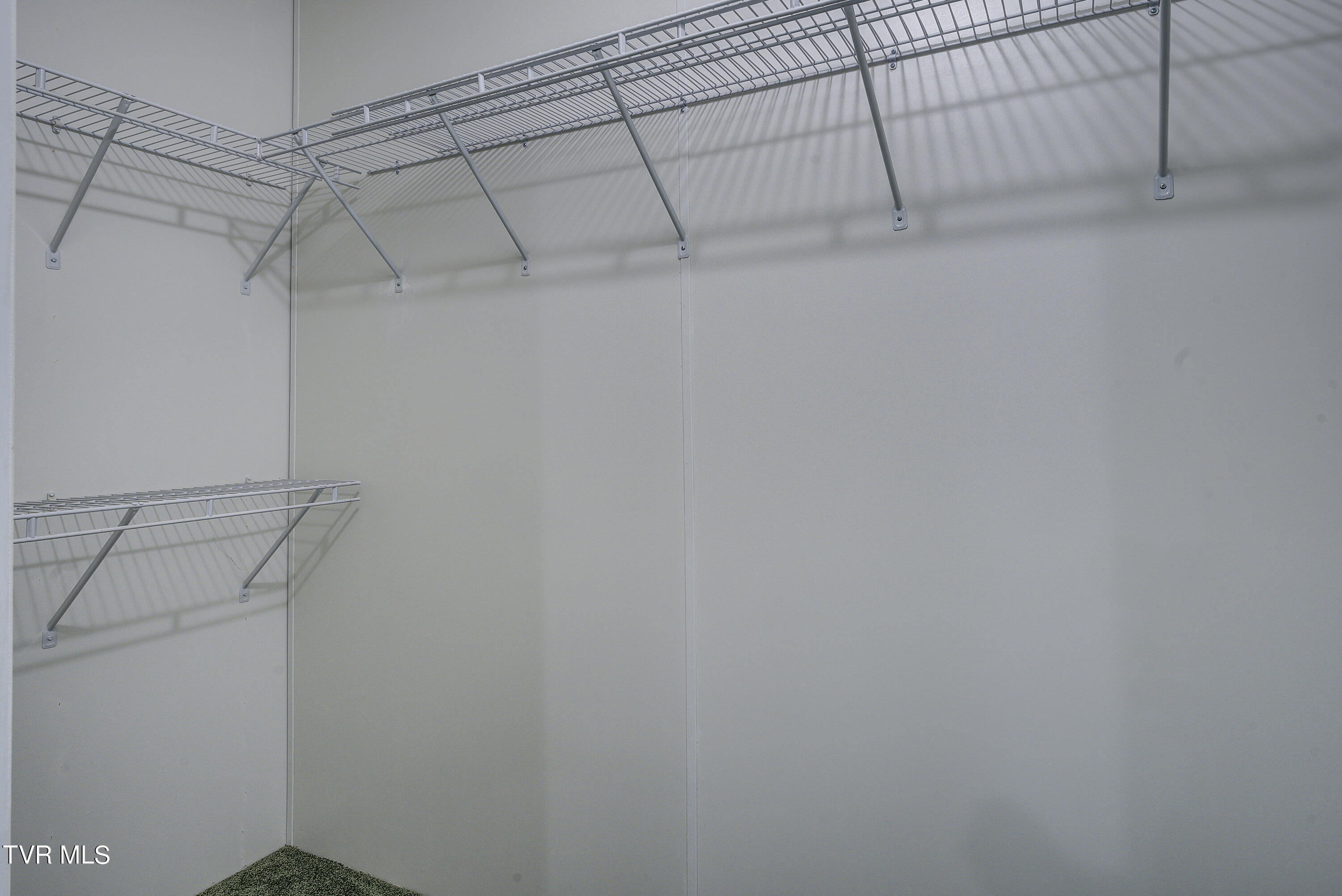 Abingdon, Virginia 24210, United States, 4 Bedrooms Bedrooms, ,3 BathroomsBathrooms,Residential,Pending,51077