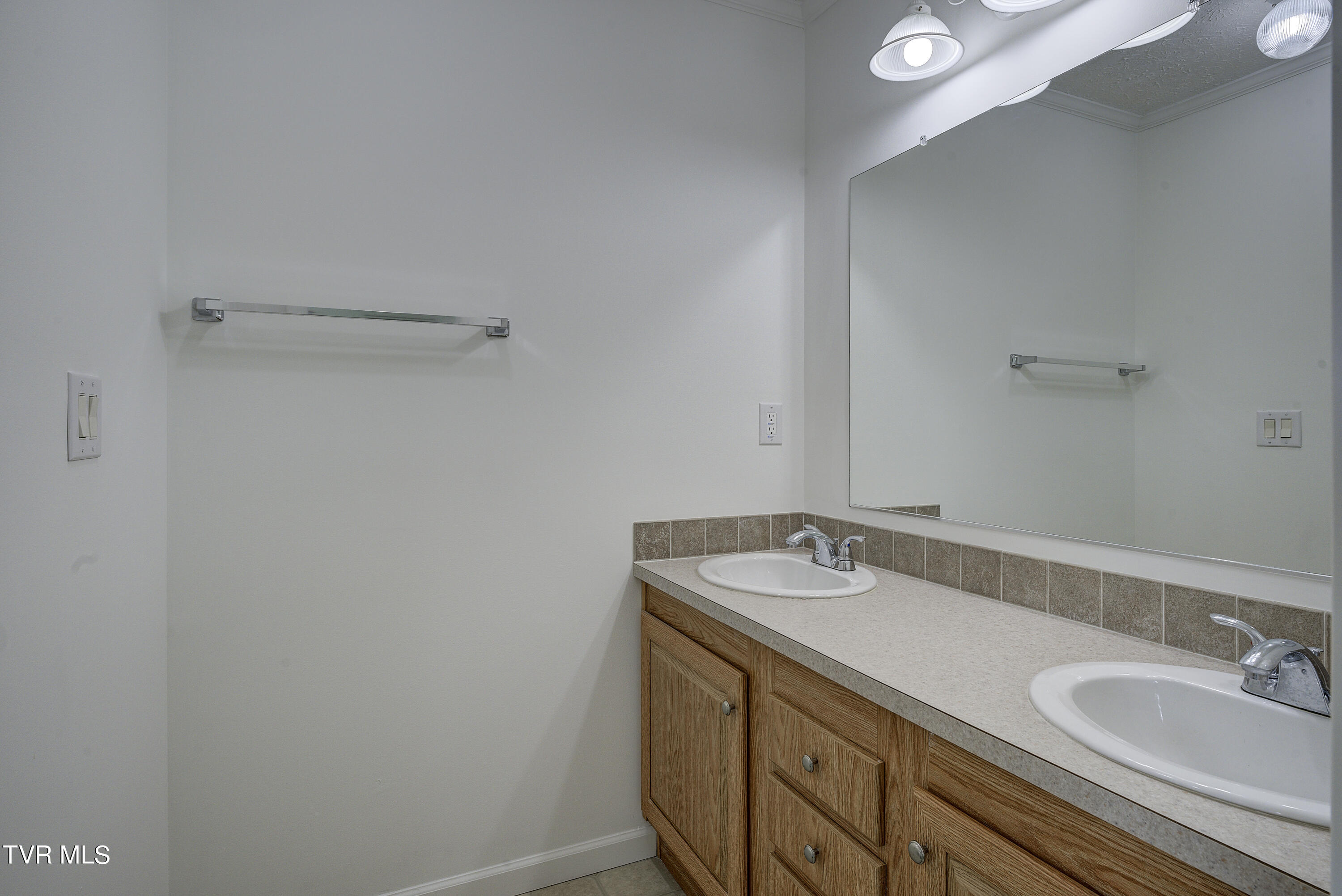 Abingdon, Virginia 24210, United States, 4 Bedrooms Bedrooms, ,3 BathroomsBathrooms,Residential,Pending,51077