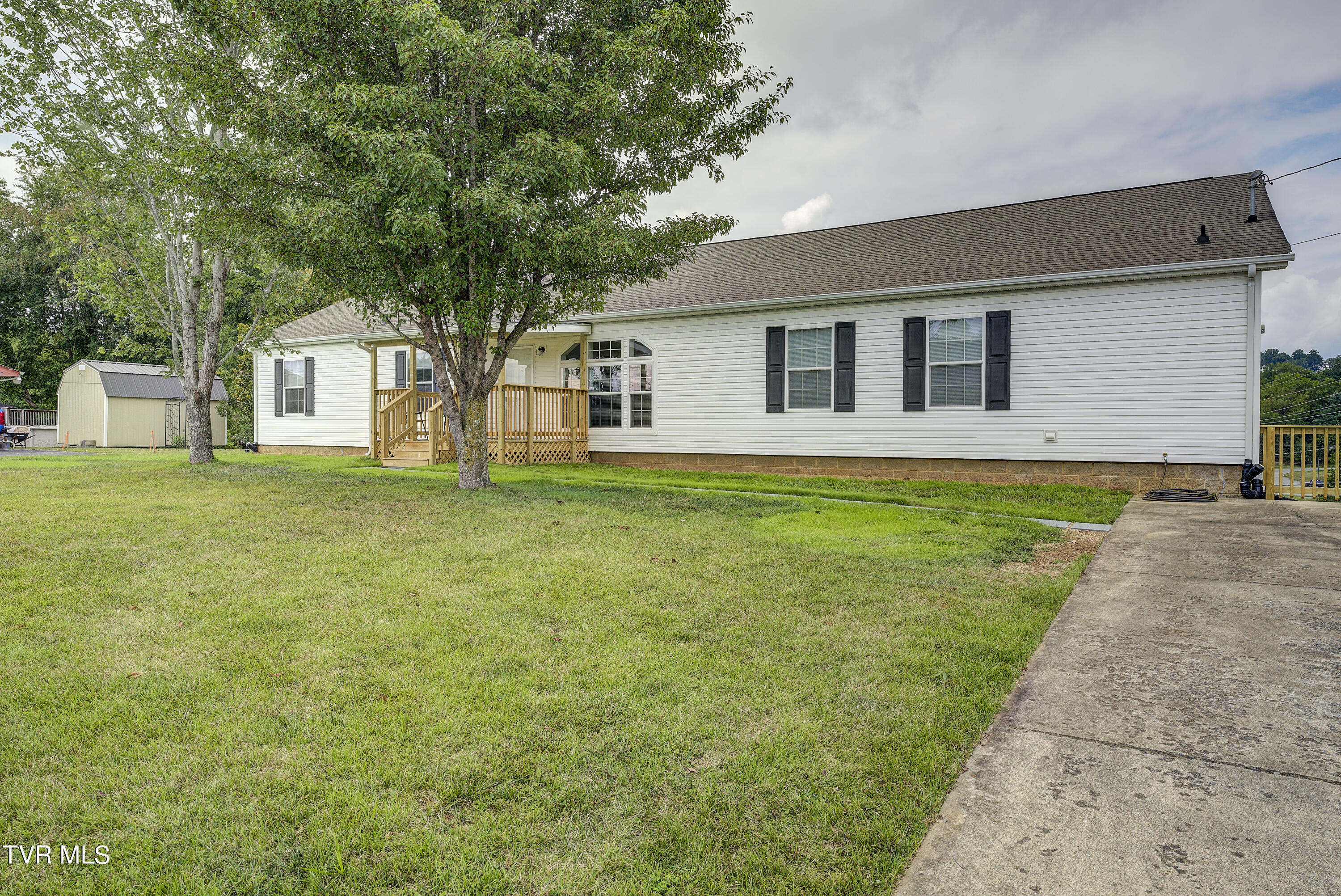Abingdon, Virginia 24210, United States, 4 Bedrooms Bedrooms, ,3 BathroomsBathrooms,Residential,Pending,51077