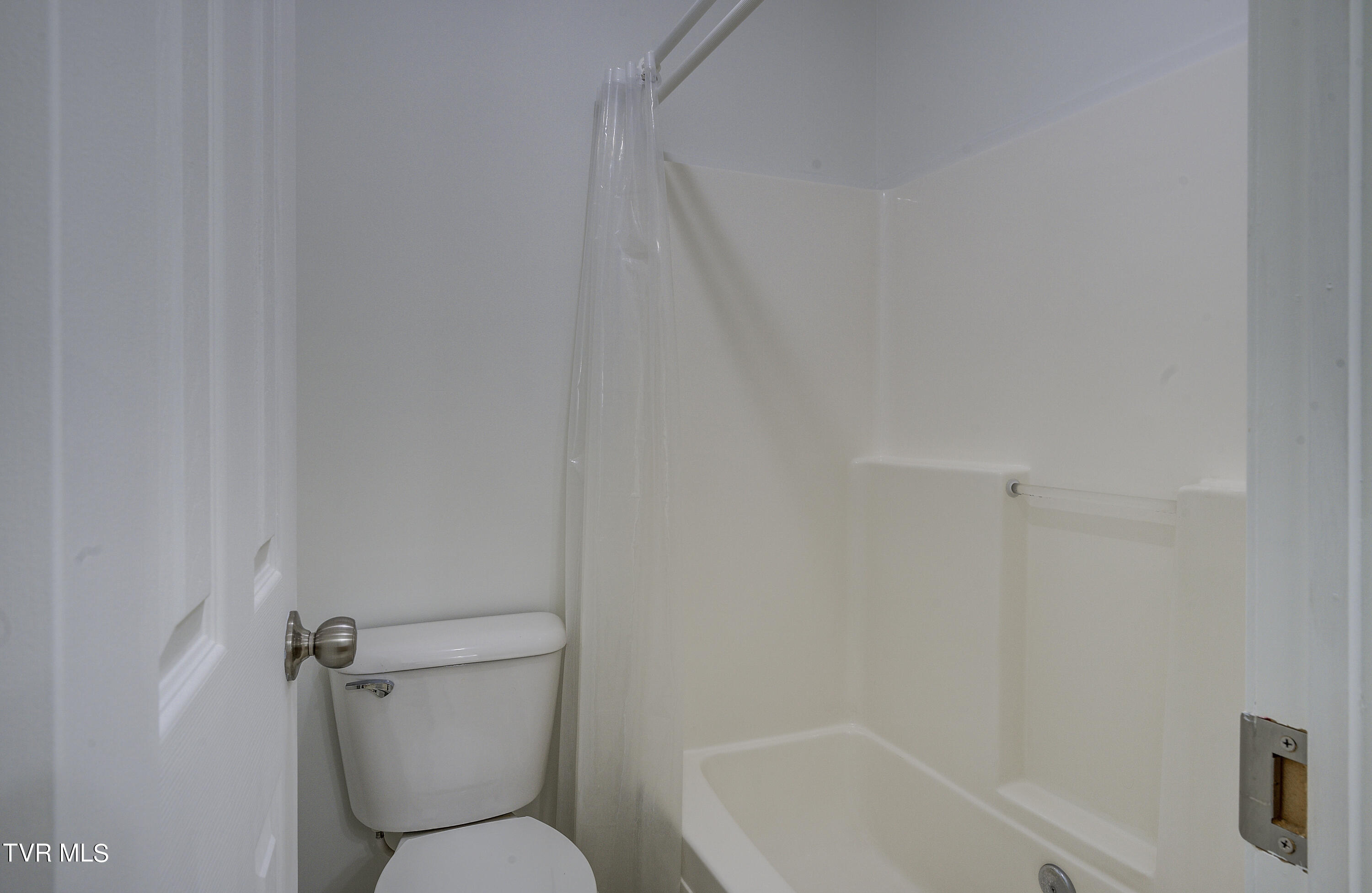 Abingdon, Virginia 24210, United States, 4 Bedrooms Bedrooms, ,3 BathroomsBathrooms,Residential,Pending,51077