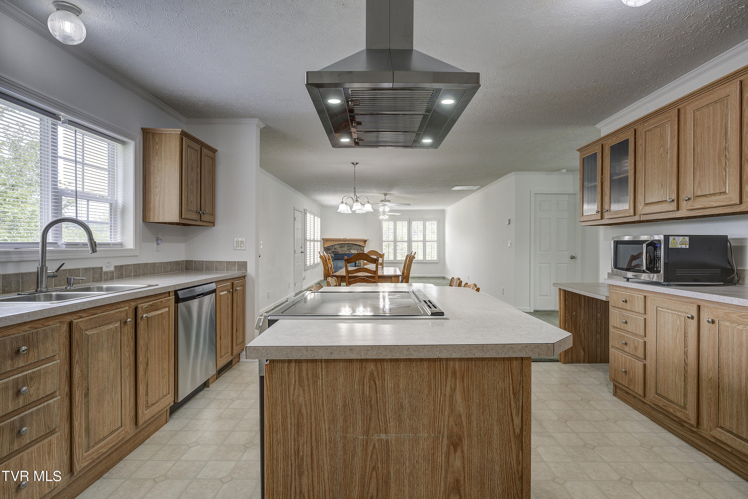 Abingdon, Virginia 24210, United States, 4 Bedrooms Bedrooms, ,3 BathroomsBathrooms,Residential,Pending,51077