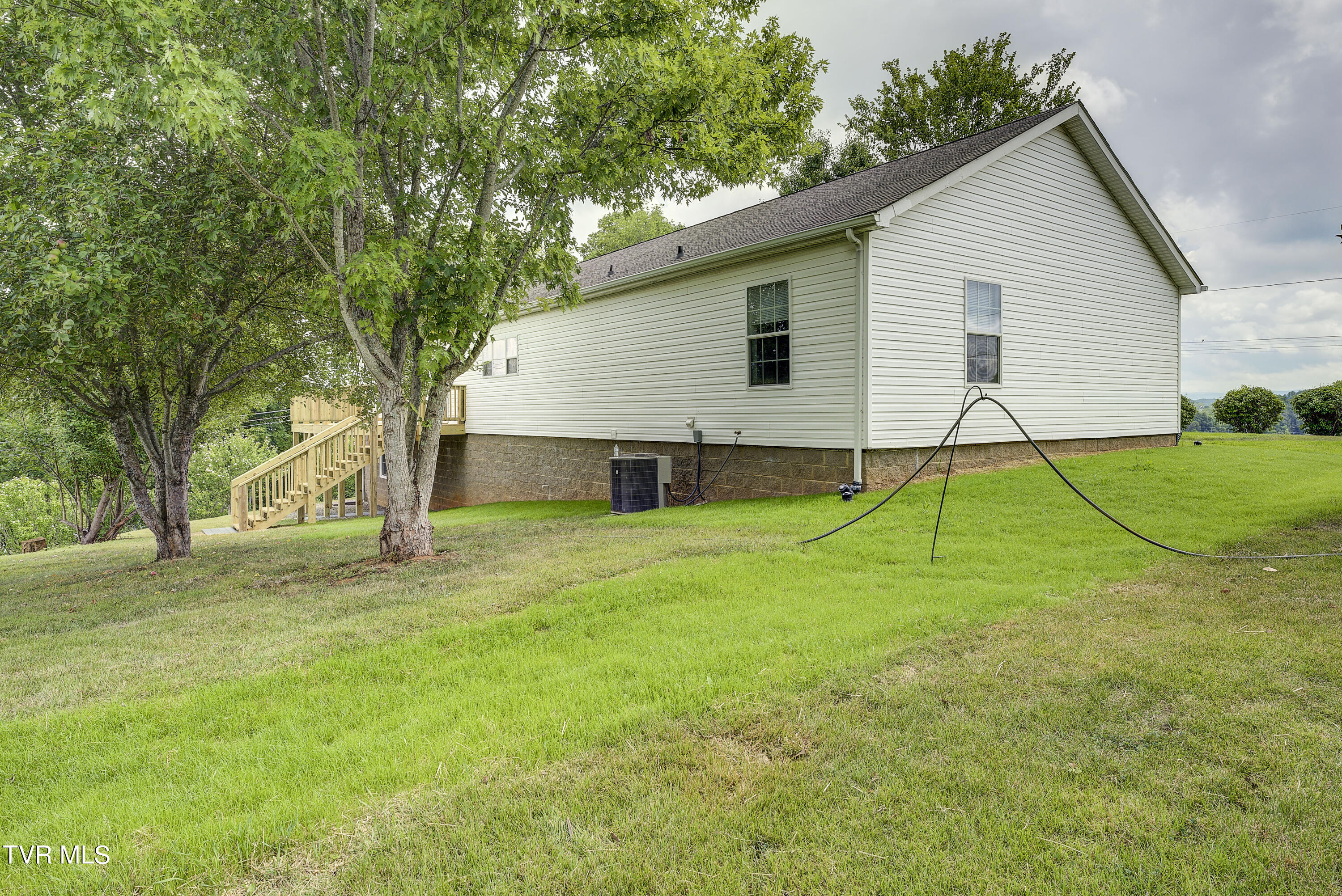 Abingdon, Virginia 24210, United States, 4 Bedrooms Bedrooms, ,3 BathroomsBathrooms,Residential,Pending,51077