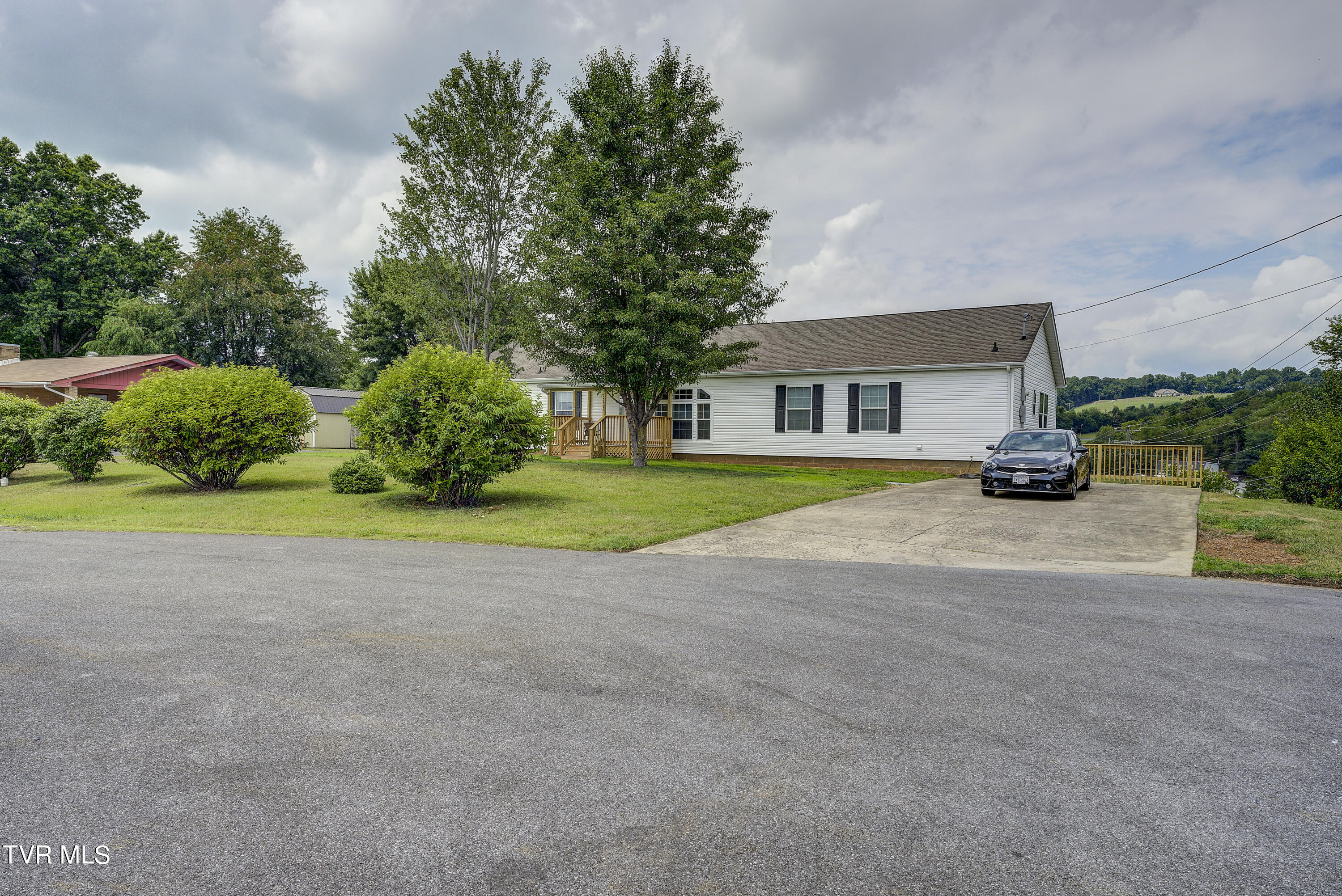 Abingdon, Virginia 24210, United States, 4 Bedrooms Bedrooms, ,3 BathroomsBathrooms,Residential,Pending,51077