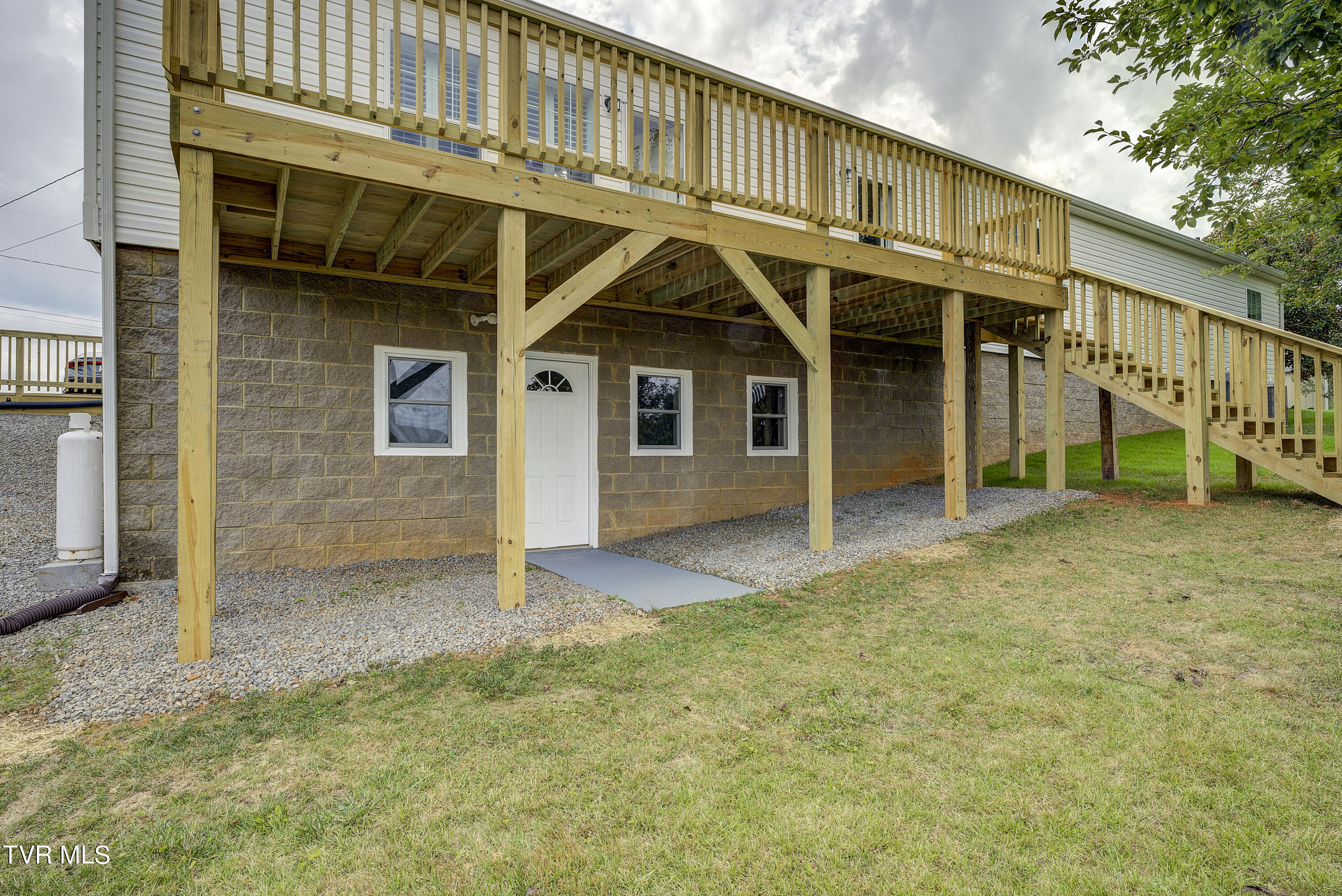 Abingdon, Virginia 24210, United States, 4 Bedrooms Bedrooms, ,3 BathroomsBathrooms,Residential,Pending,51077