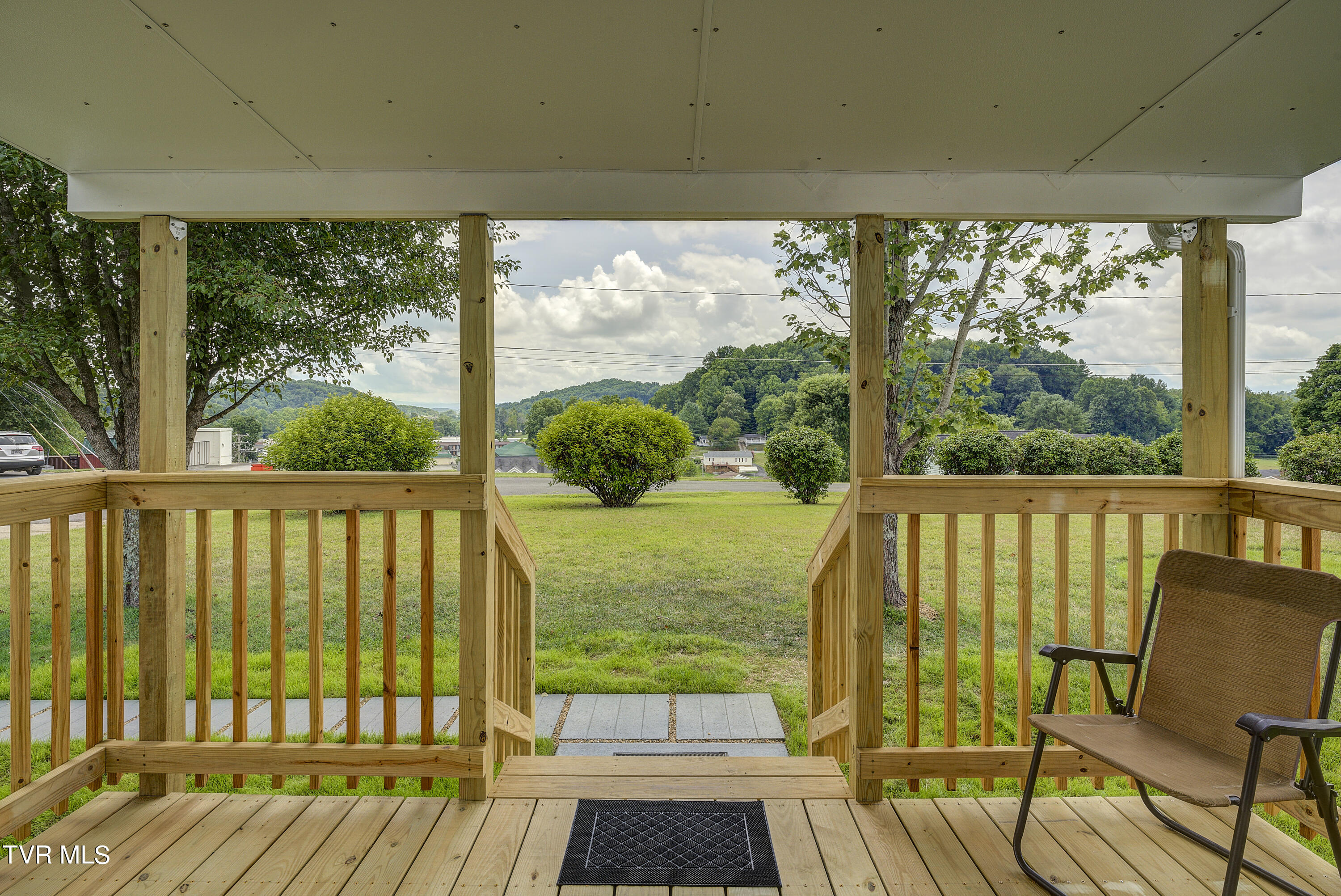 Abingdon, Virginia 24210, United States, 4 Bedrooms Bedrooms, ,3 BathroomsBathrooms,Residential,Pending,51077