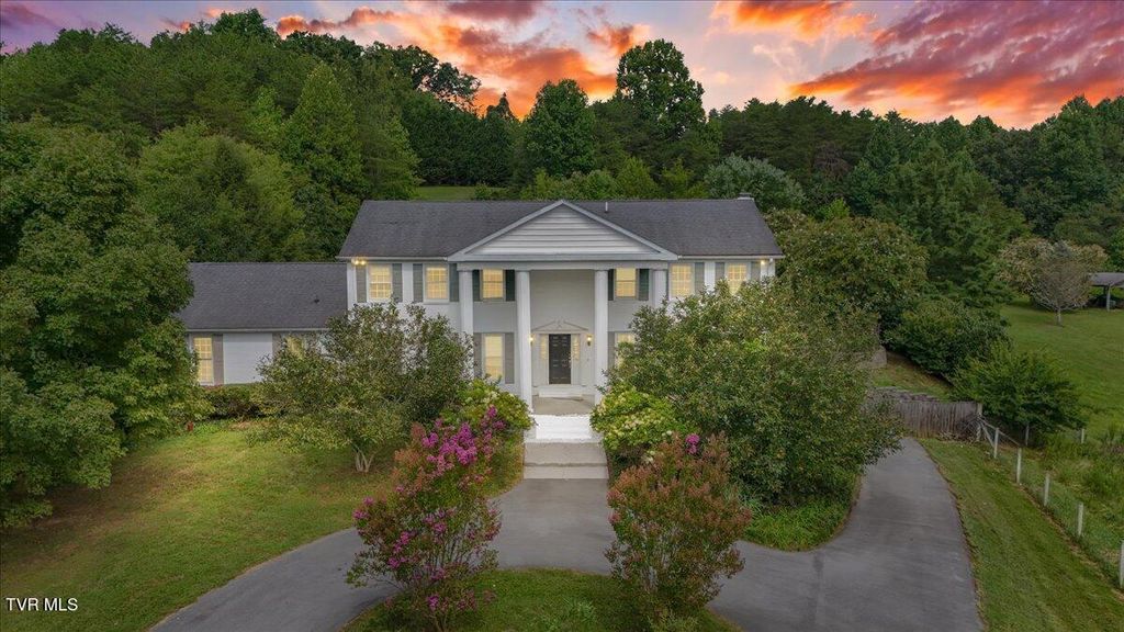 Photo of 2734 Cherokee Road, Johnson City, TN 37604 (MLS # 9994229)