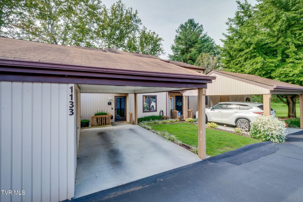 Photo of 1133 Pebble Drive #1133, Bristol, VA 24201 (MLS # 10000140)