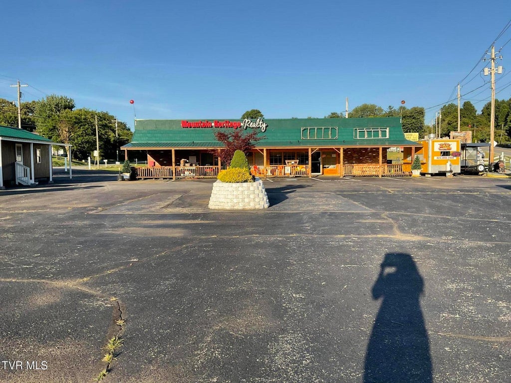 Photo of 2423 Elizabethton Highway #1&amp;2, Johnson City, TN 37601 (MLS # 10000062)