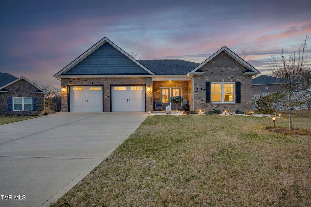 Photo of 148 Mountain View Circle, Piney Flats, TN 37686 (MLS # 9990549)