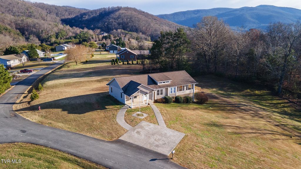 Photo of 1002 Dawning Road Road, Newport, TN 37821 (MLS # 9989240)
