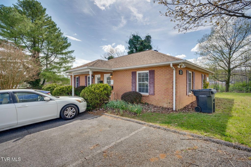 Photo of 628 Rose Street, Bristol, TN 37620 (MLS # 9993259)