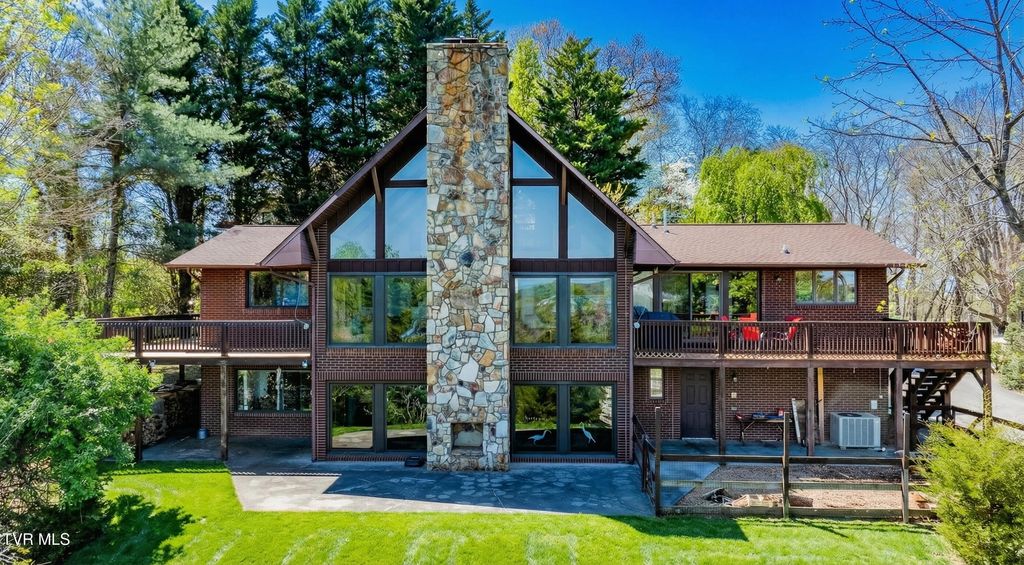 Photo of 185 Mcafee Bluff, Gray, TN 37615 (MLS # 9994017)