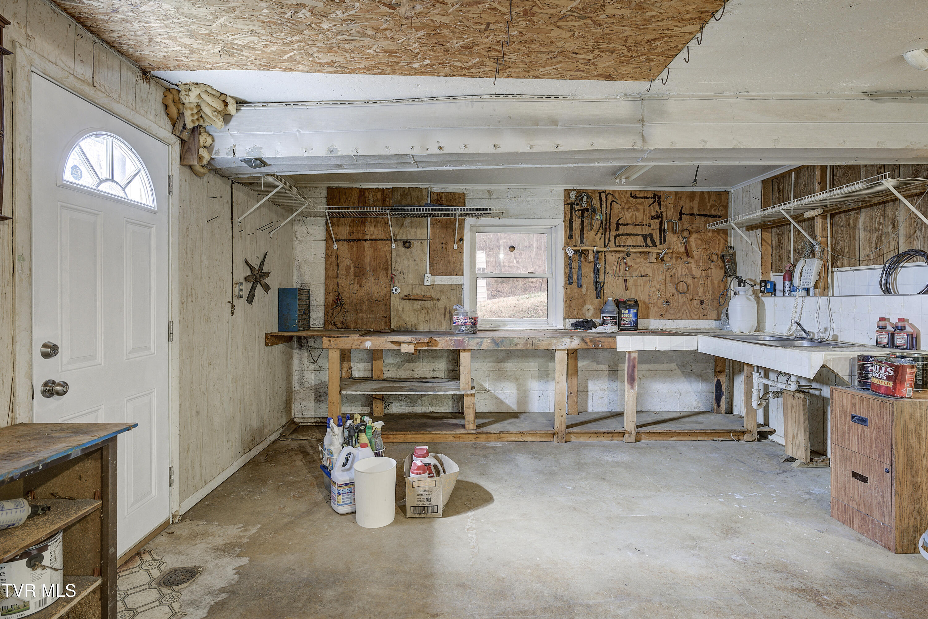 529 Hiwassee Street, Mount Carmel, Tennessee image 27