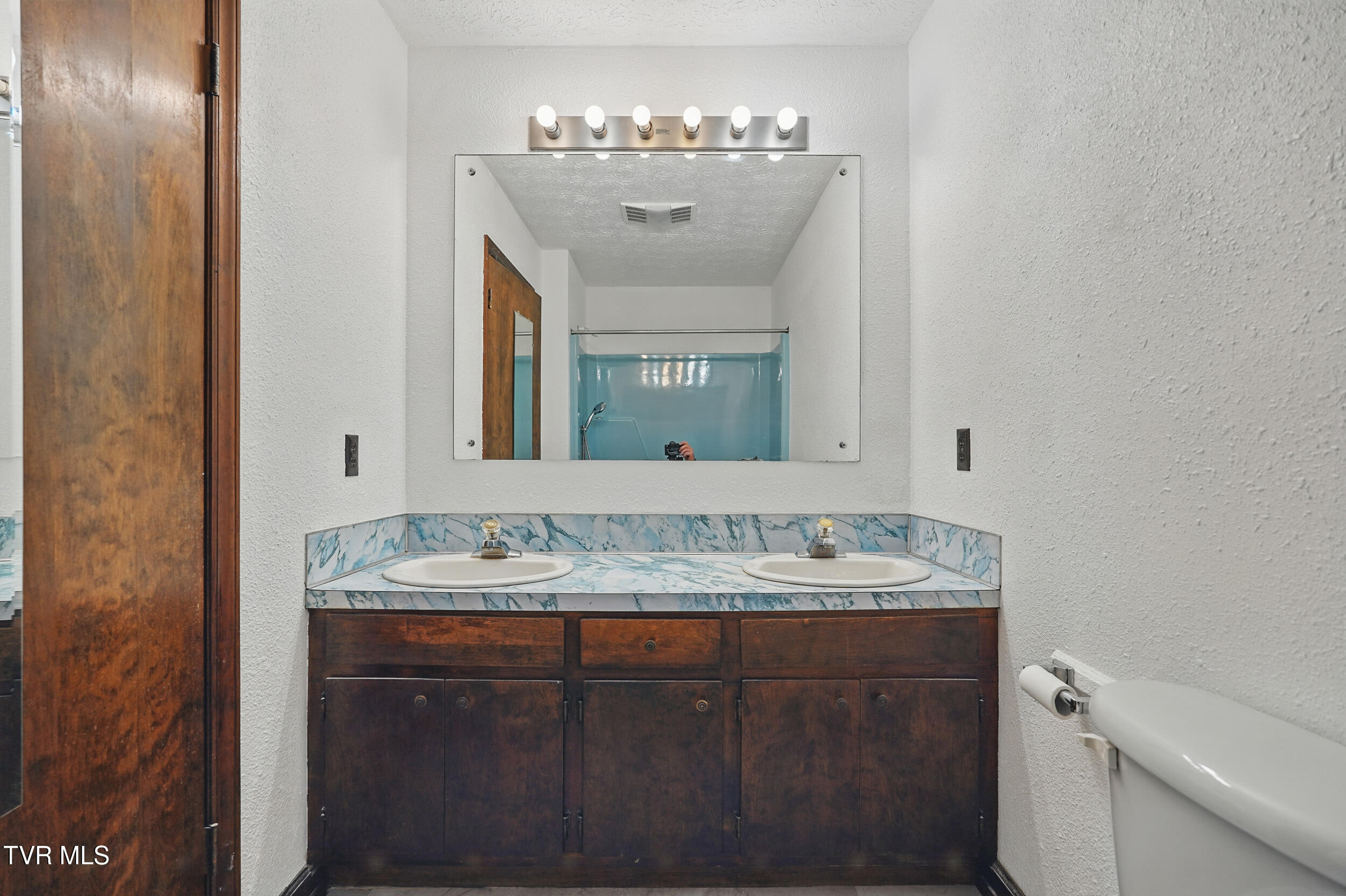 529 Hiwassee Street, Mount Carmel, Tennessee image 17