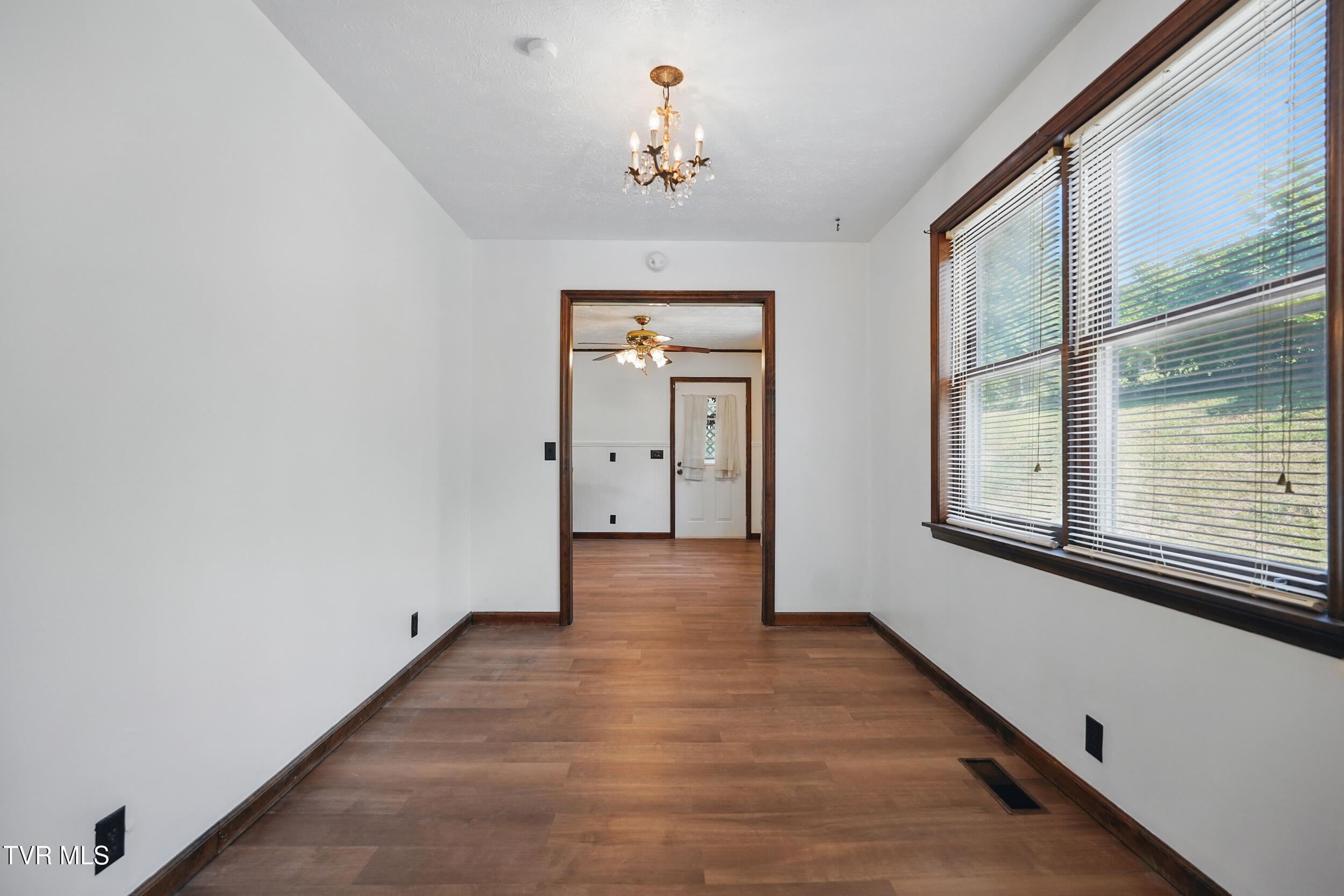 529 Hiwassee Street, Mount Carmel, Tennessee image 9