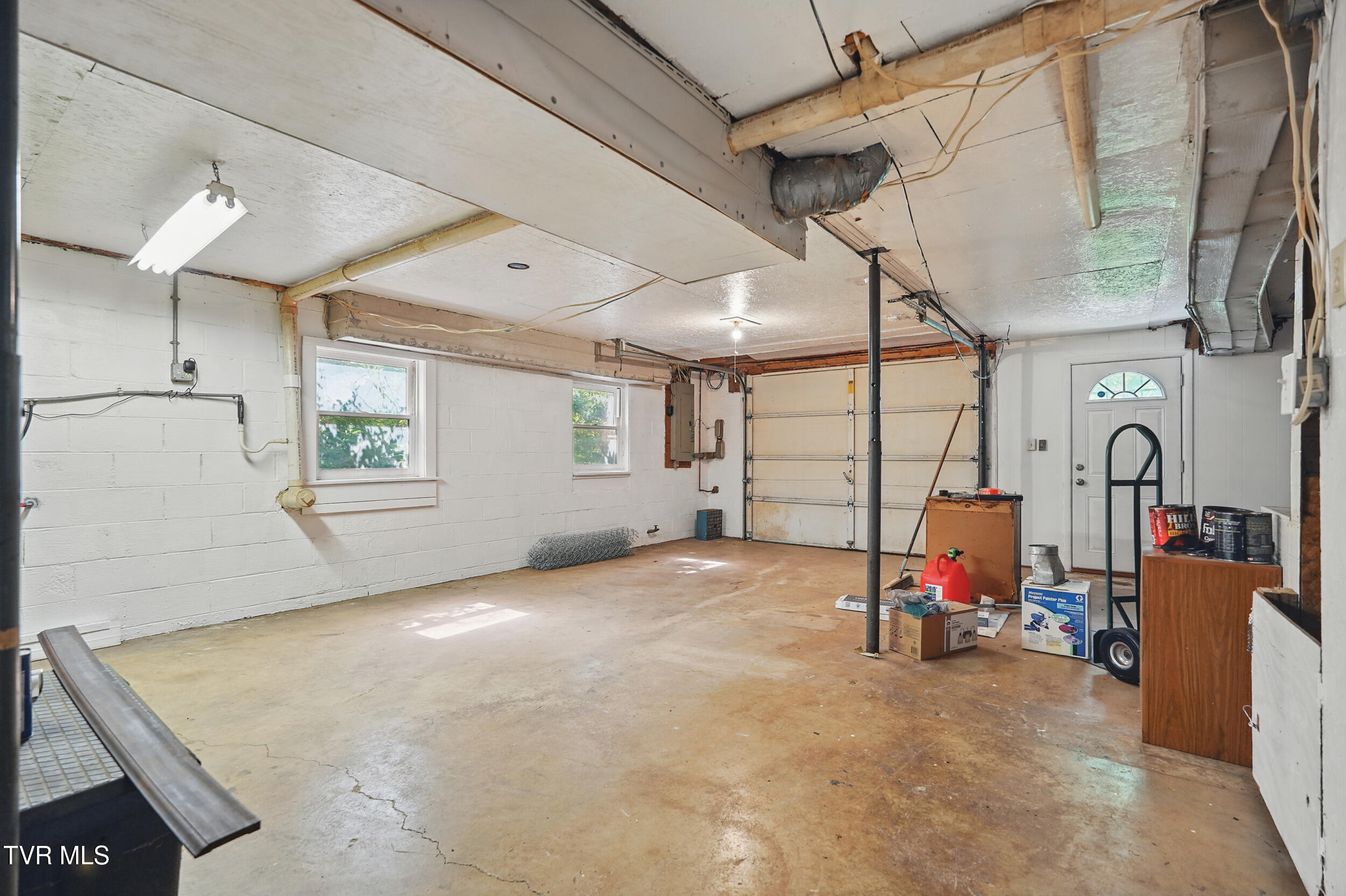 529 Hiwassee Street, Mount Carmel, Tennessee image 35