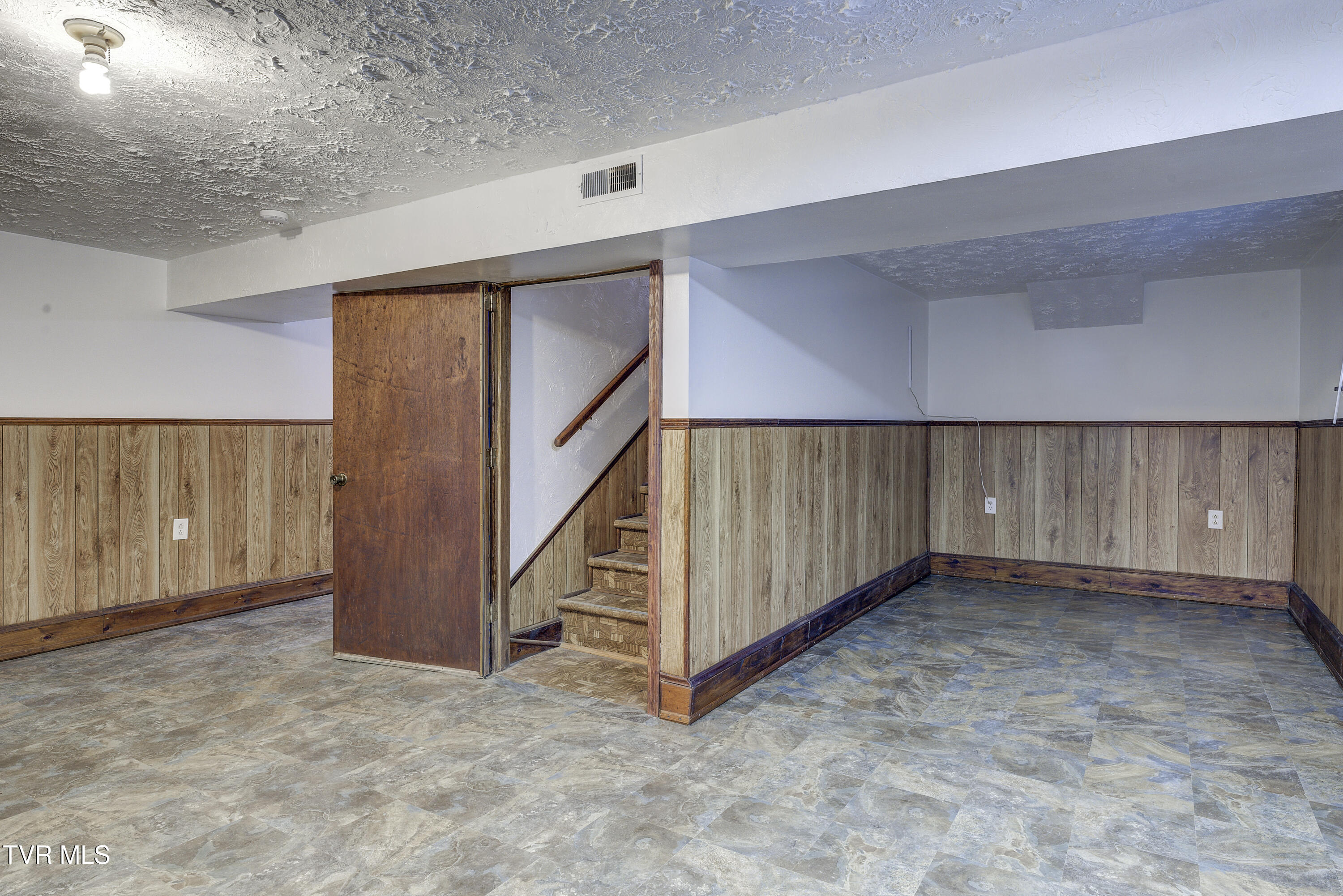 529 Hiwassee Street, Mount Carmel, Tennessee image 21