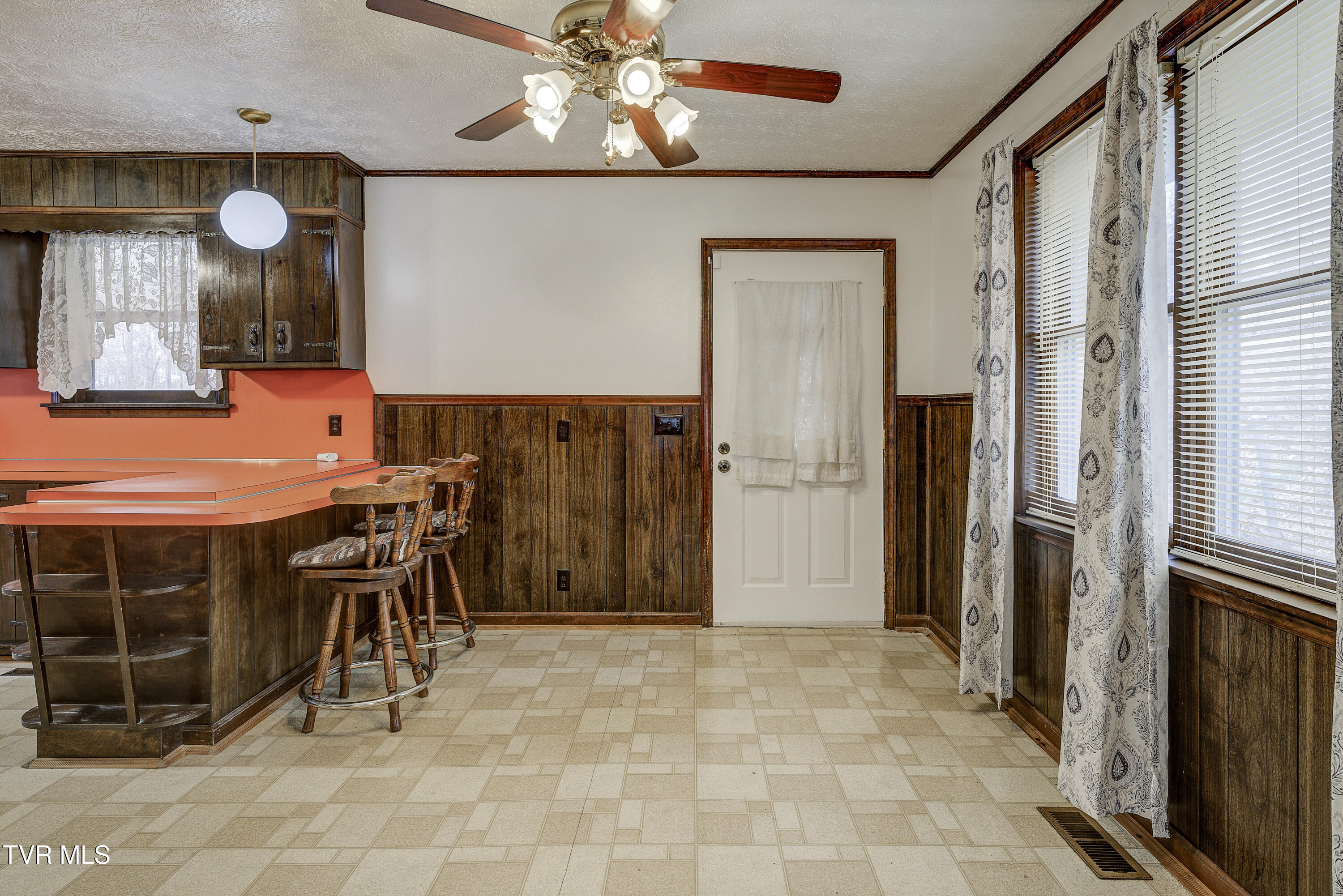 529 Hiwassee Street, Mount Carmel, Tennessee image 8