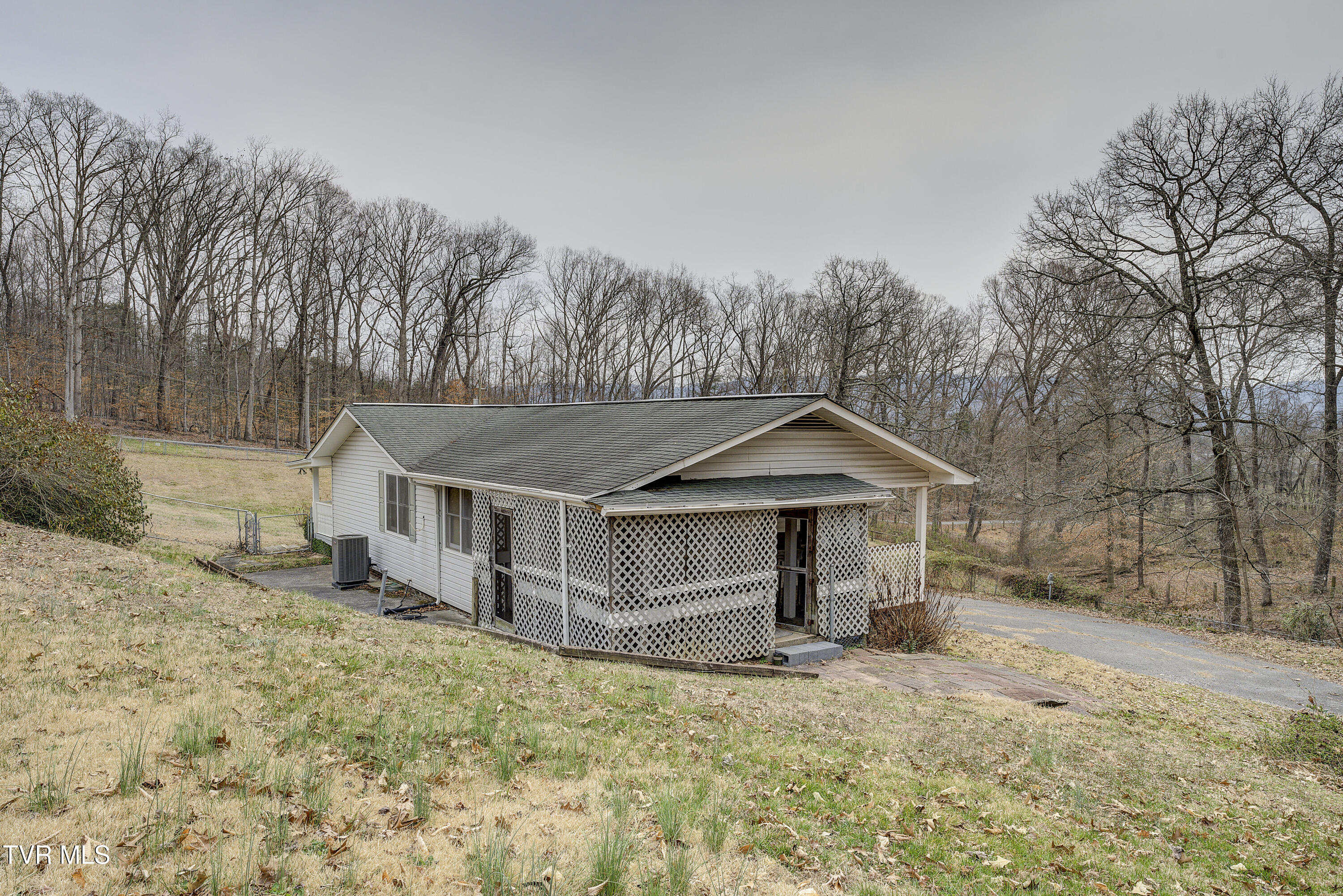 529 Hiwassee Street, Mount Carmel, Tennessee image 31