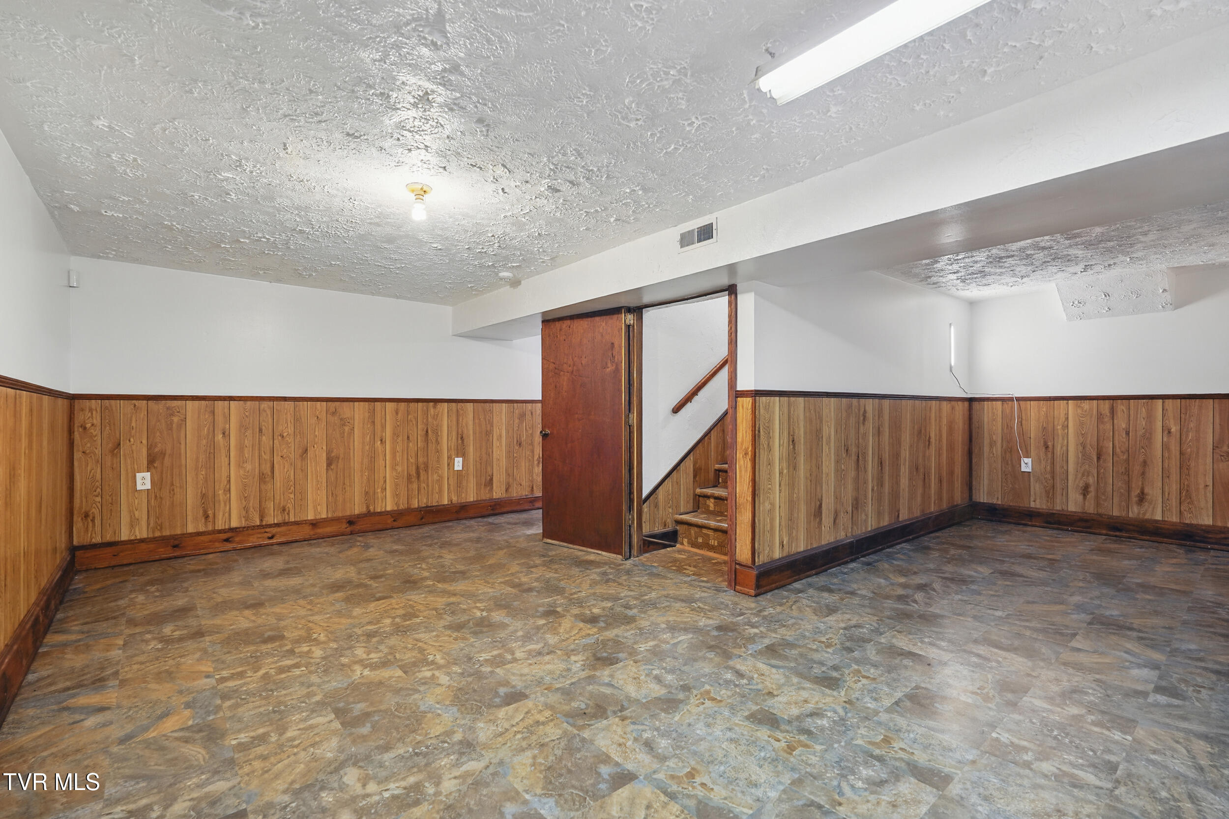 529 Hiwassee Street, Mount Carmel, Tennessee image 27