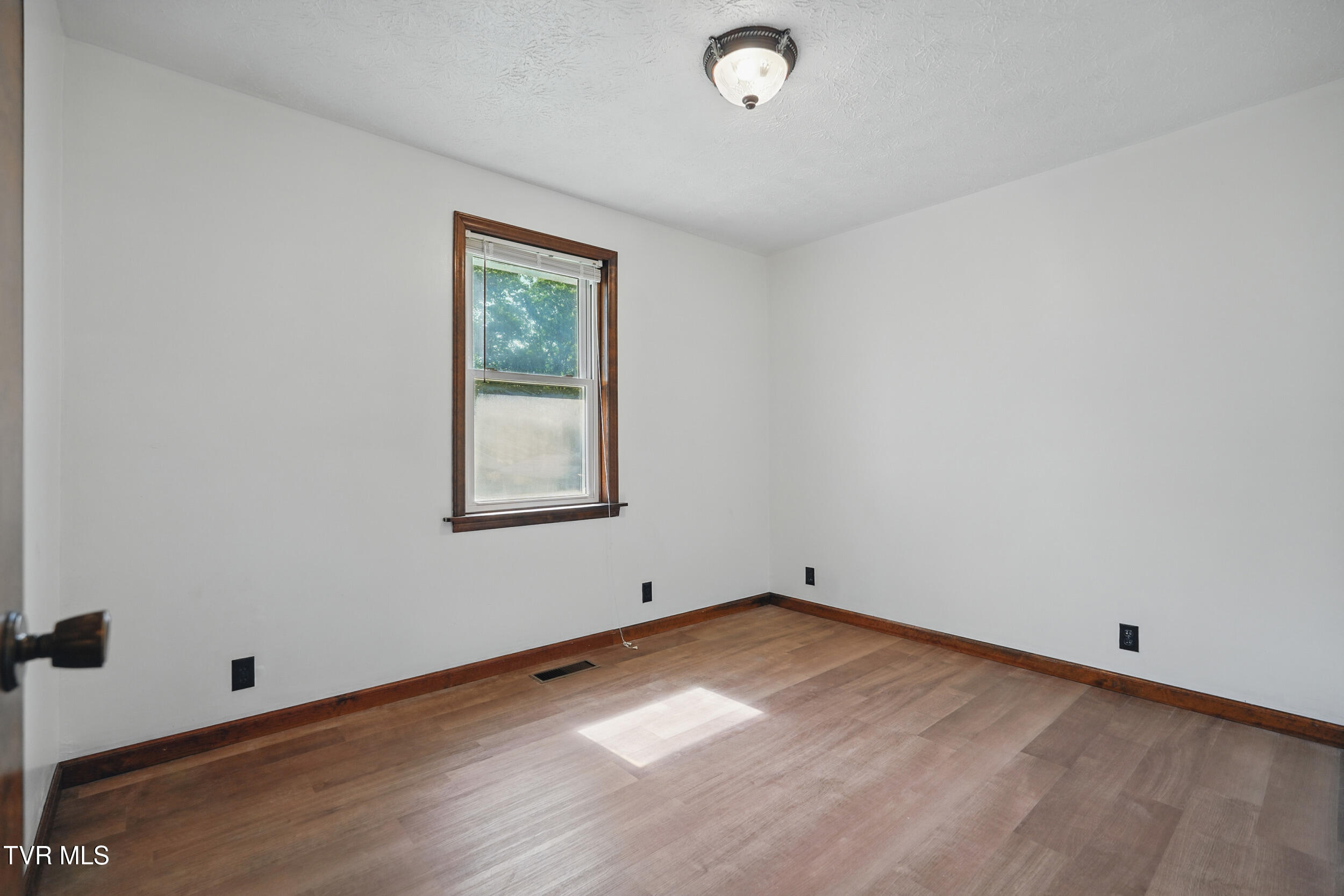 529 Hiwassee Street, Mount Carmel, Tennessee image 18