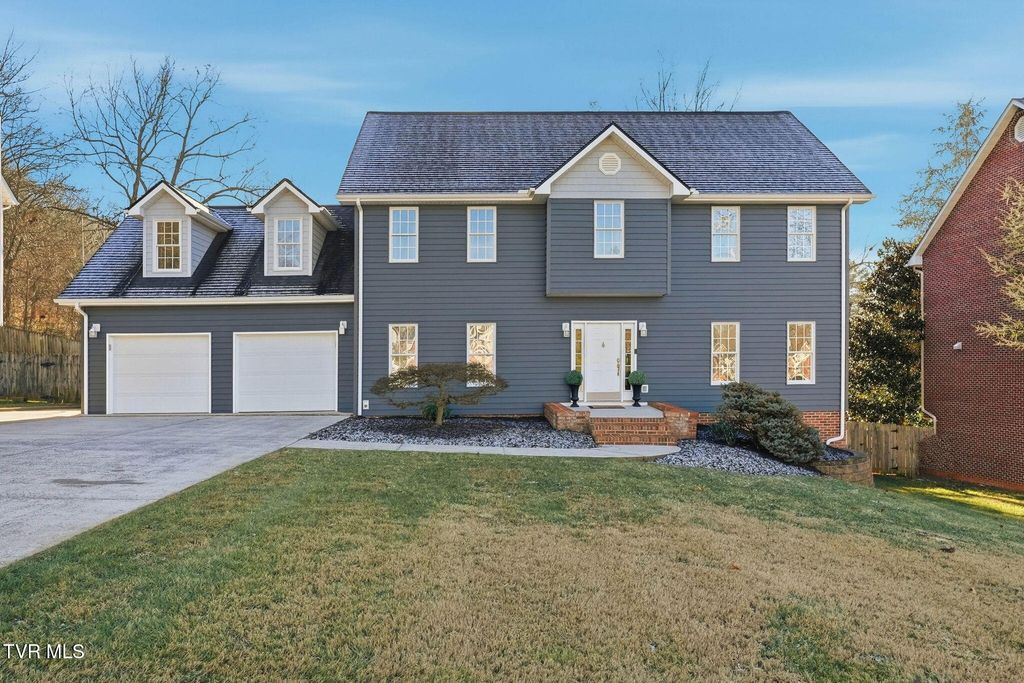 Photo of 3914 Leaf Point, Kingsport, TN 37663 (MLS # 9989467)