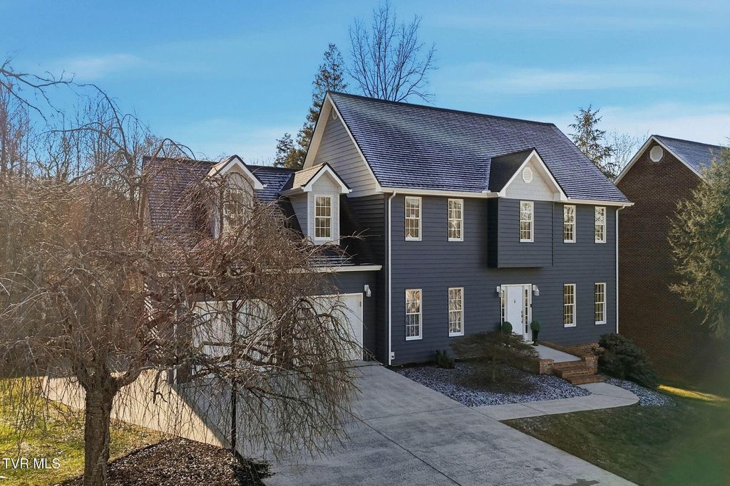 Photo of 3914 Leaf Point, Kingsport, TN 37663 (MLS # 9989467)