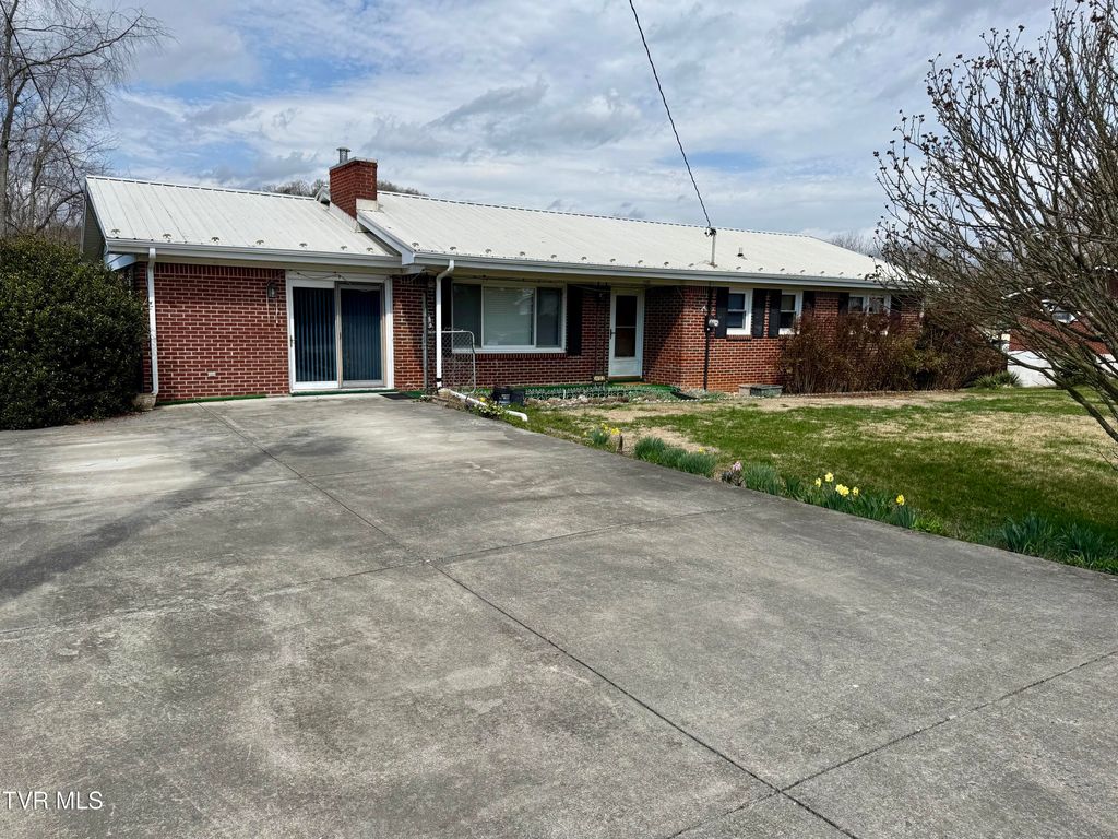 Photo of 24102 Crimson Drive, Bristol, VA 24202 (MLS # 9992216)