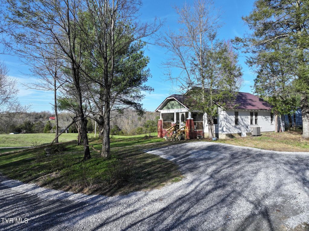 Photo of 740 Fishpond Road, Chuckey, TN 37641 (MLS # 9993048)