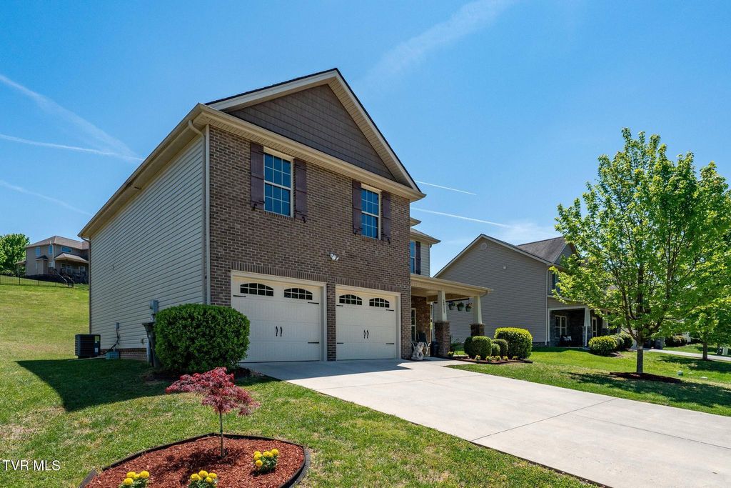 Photo of 2915 Royal Mile Divide Divide, Kingsport, TN 37664 (MLS # 9994380)