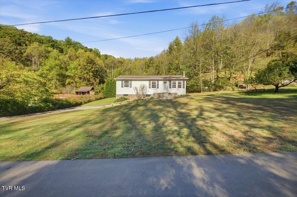 Photo of 285 Bishop Hollow Road, Elizabethton, TN 37643 (MLS # 10002533)