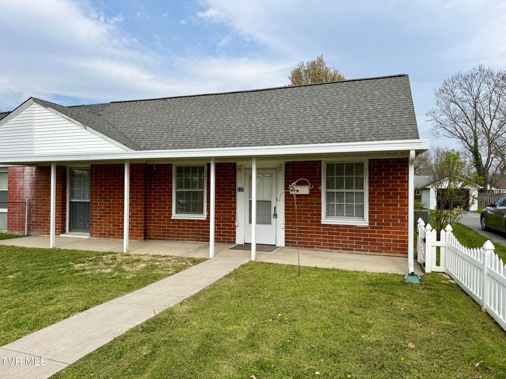 Photo of 520 Sullivan Street, Kingsport, TN 37660 (MLS # 9992721)