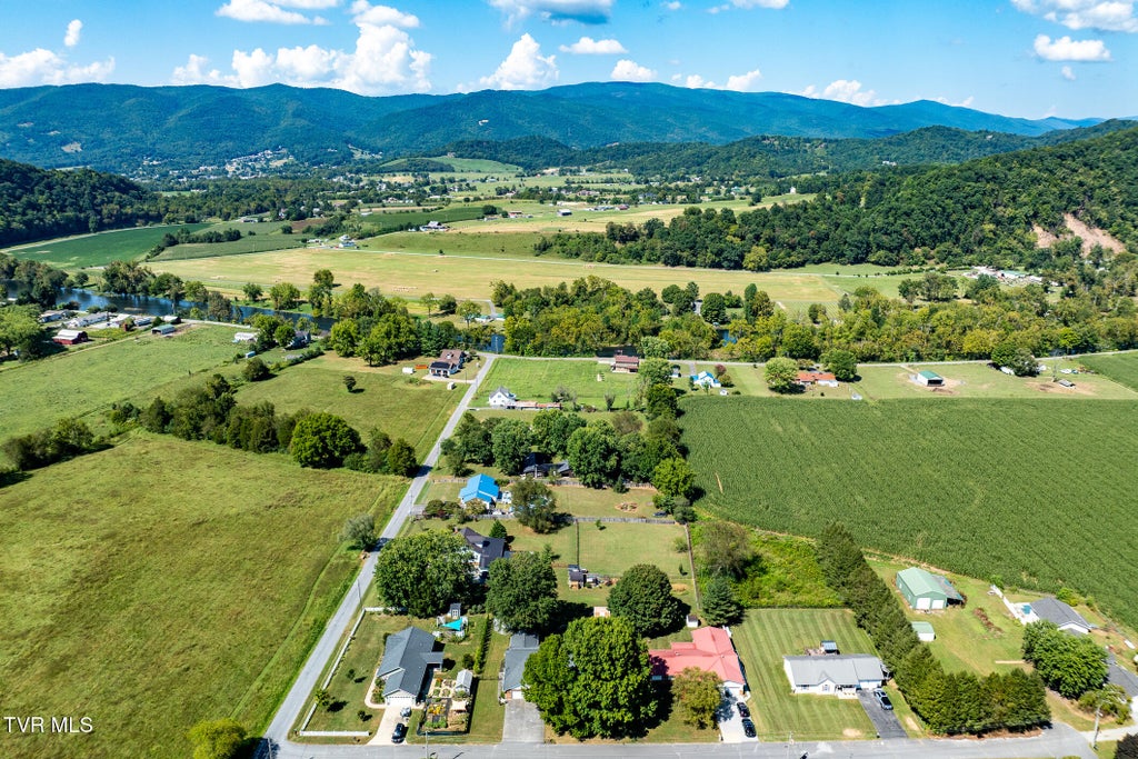 Photo of 107 Jamie Elaine Drive, Elizabethton, TN 37643 (MLS # 10000587)