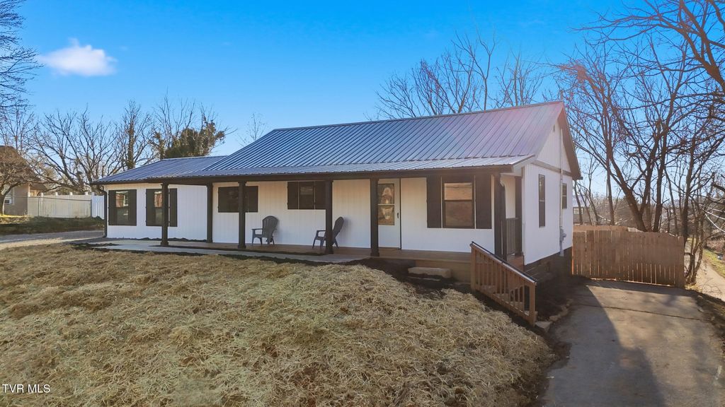 Photo of 400 Cherokee Street, Jonesborough, TN 37659 (MLS # 9991189)